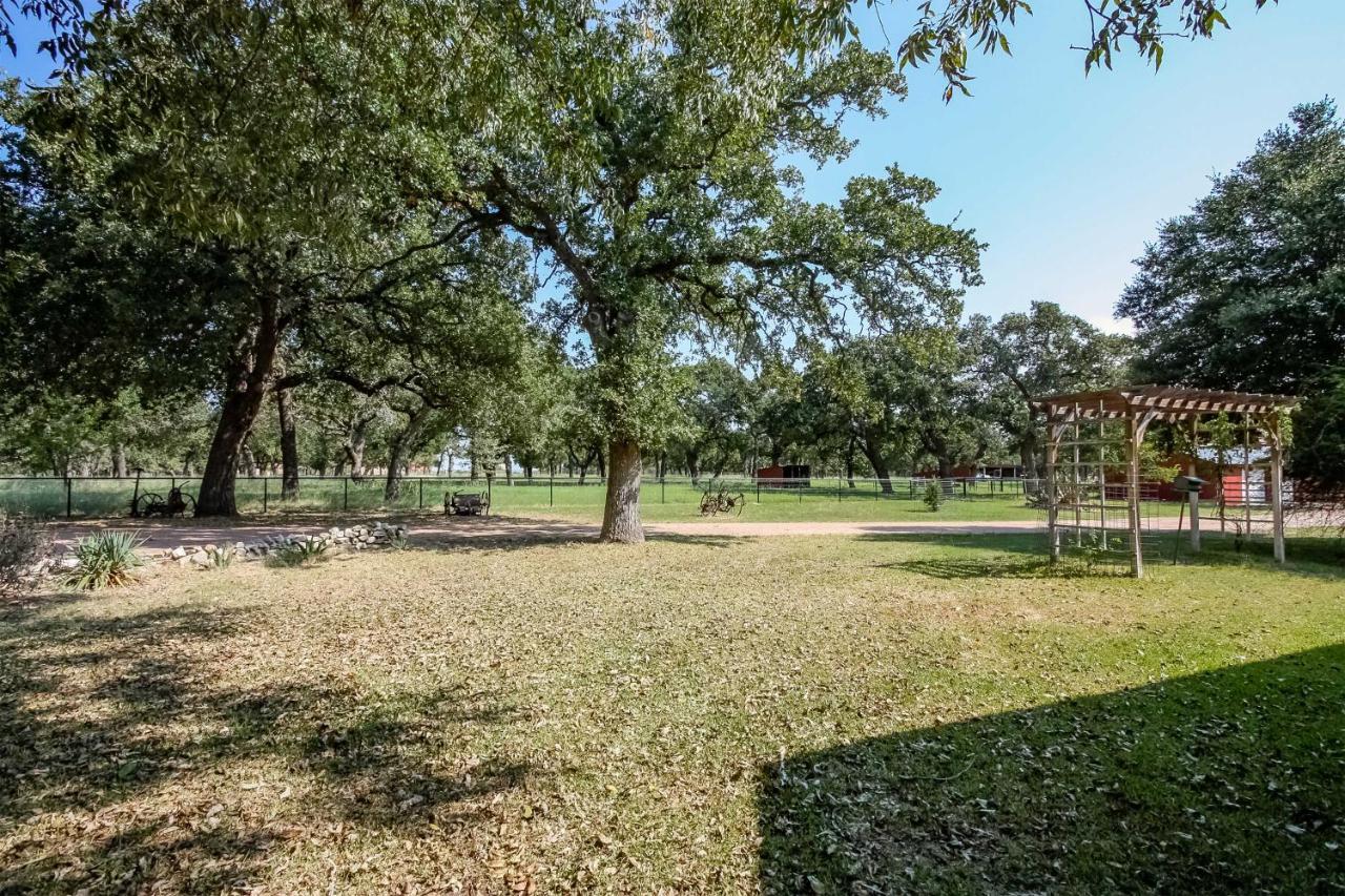 Villa Ark Bunkhouse Fredericksburg Hideaway With Hot Tub Esterno foto
