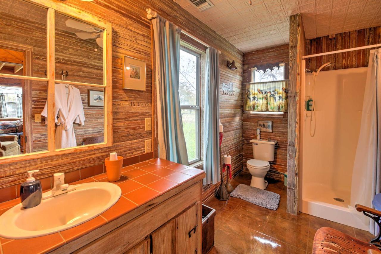 Villa Ark Bunkhouse Fredericksburg Hideaway With Hot Tub Esterno foto